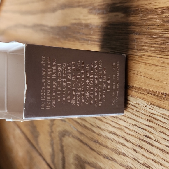 Avon American Fashion Thimble 1920's in box. - Picture 5 of 5